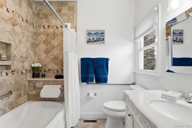 75 Syosset Circle, Syosset, NY 11791