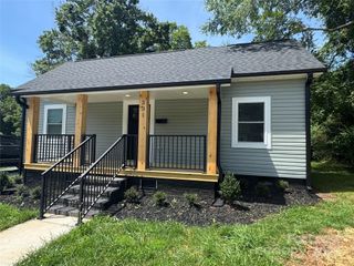 331 E Lowrance Avenue, Mooresville, NC 28115