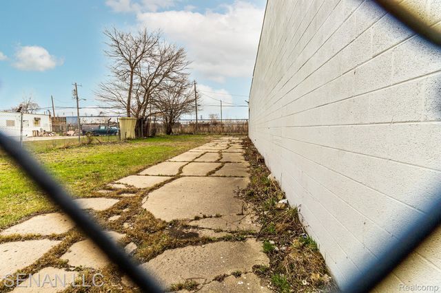 18090 Mount Elliott Street, Detroit, MI 48234