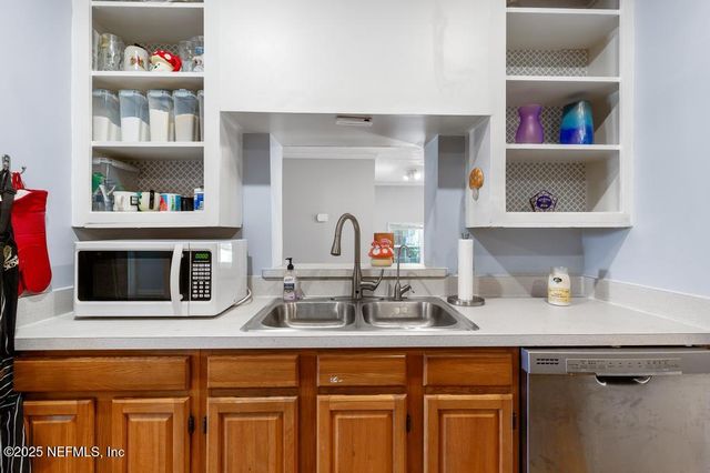 6545 NEWCASTLE Road, Jacksonville, FL 32216