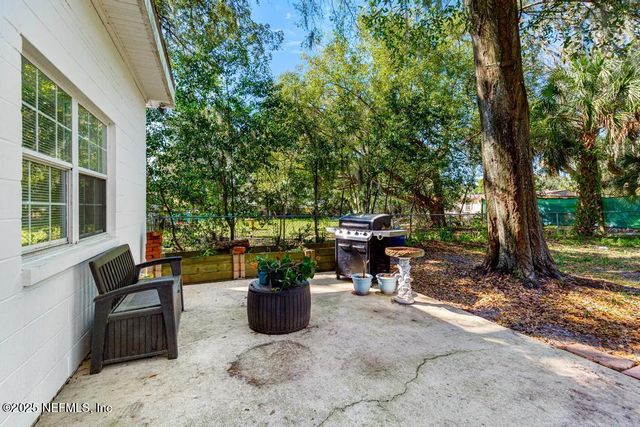 6545 NEWCASTLE Road, Jacksonville, FL 32216
