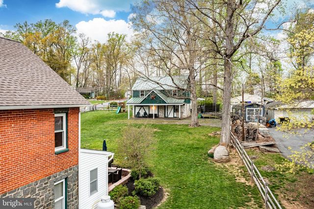 2 WOODSIDE AVENUE, Schwenksville, PA 19473
