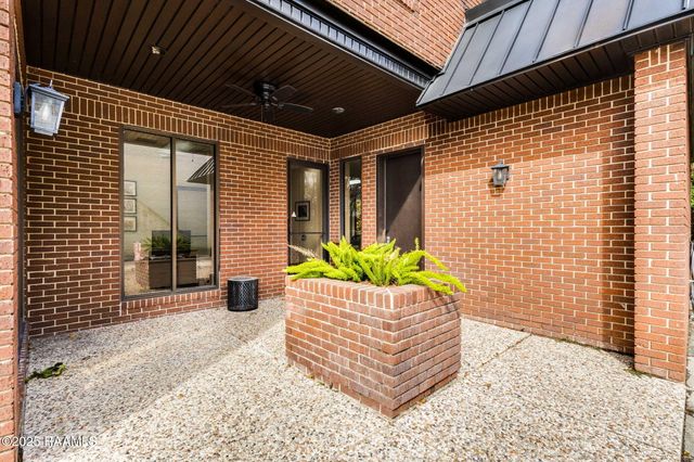 206 Magnate Drive, Lafayette, LA 70508