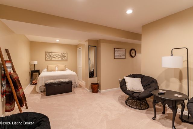 8201 Arbor Meadow Way, Louisville, KY 40228