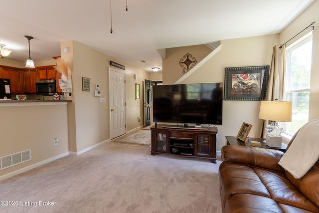 8201 Arbor Meadow Way, Louisville, KY 40228