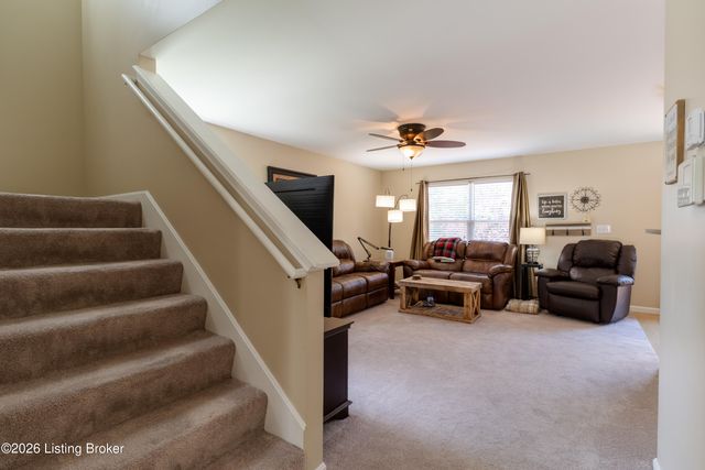 8201 Arbor Meadow Way, Louisville, KY 40228