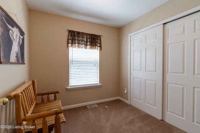8201 Arbor Meadow Way, Louisville, KY 40228
