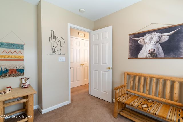 8201 Arbor Meadow Way, Louisville, KY 40228