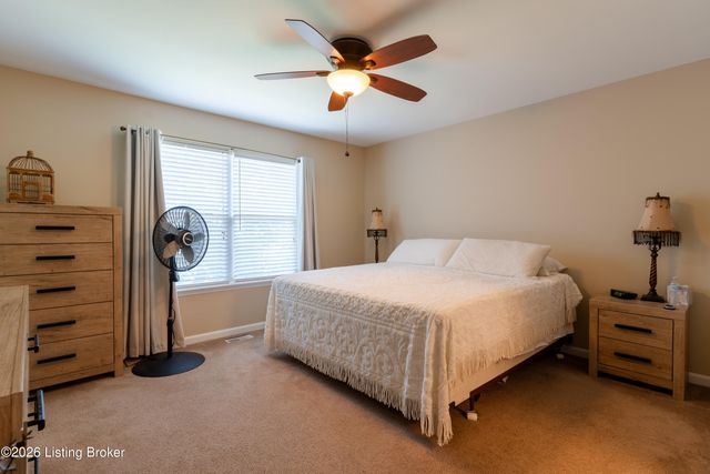 8201 Arbor Meadow Way, Louisville, KY 40228