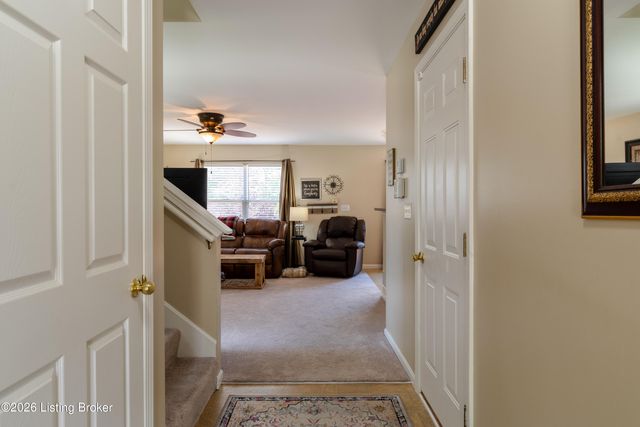 8201 Arbor Meadow Way, Louisville, KY 40228