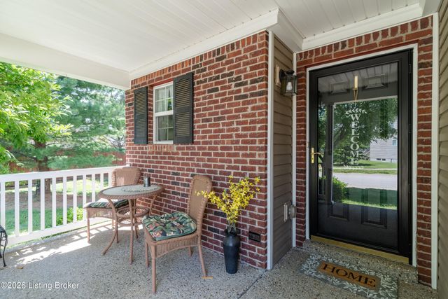 8201 Arbor Meadow Way, Louisville, KY 40228