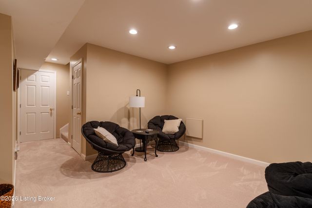 8201 Arbor Meadow Way, Louisville, KY 40228