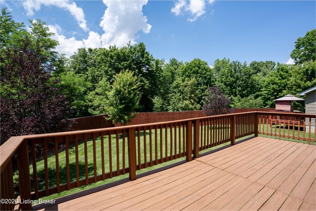8201 Arbor Meadow Way, Louisville, KY 40228