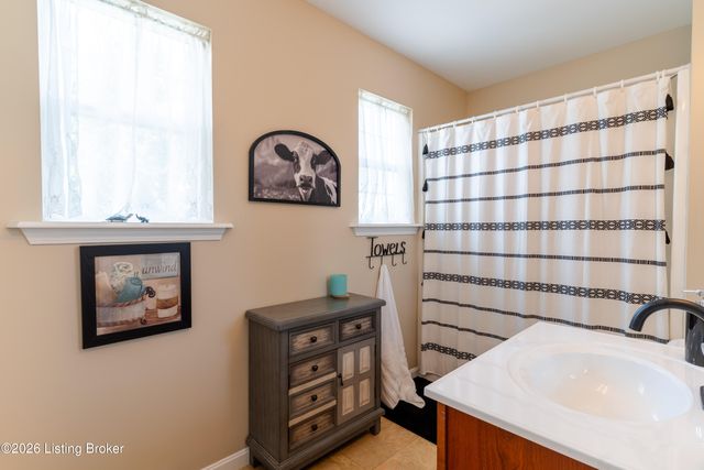 8201 Arbor Meadow Way, Louisville, KY 40228