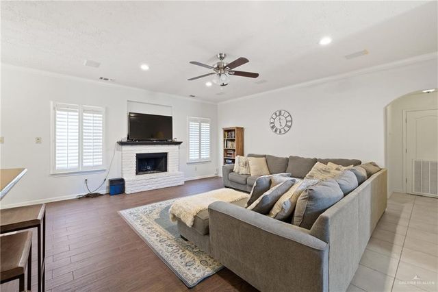 309 W Vinson Avenue, Harlingen, TX 78550