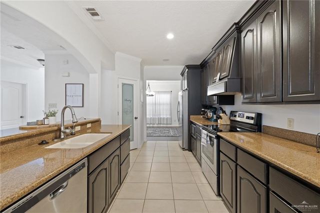 309 W Vinson Avenue, Harlingen, TX 78550