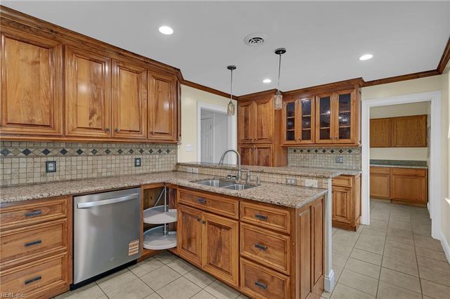 7170 Hopkins CIR, Gloucester, VA 23061