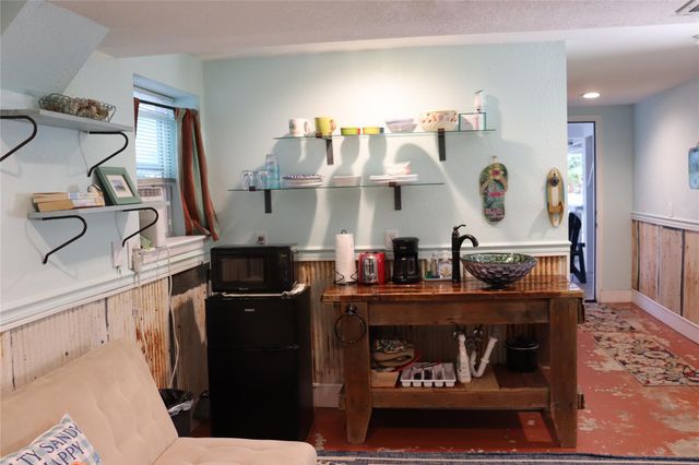 4214 Reeves Drive, Galveston, TX 77554
