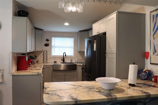 4214 Reeves Drive, Galveston, TX 77554