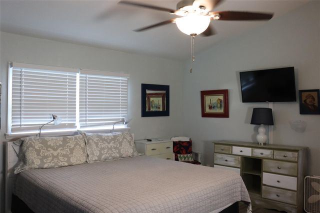 4214 Reeves Drive, Galveston, TX 77554