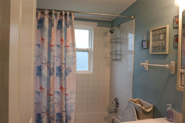 4214 Reeves Drive, Galveston, TX 77554