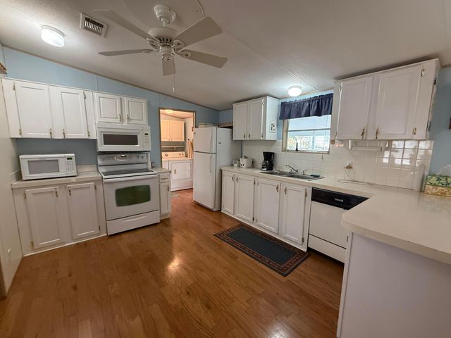 8508 SE Swan Avenue, Hobe Sound, FL 33455