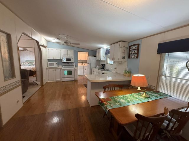 8508 SE Swan Avenue, Hobe Sound, FL 33455