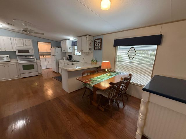 8508 SE Swan Avenue, Hobe Sound, FL 33455