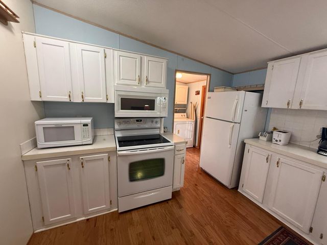 8508 SE Swan Avenue, Hobe Sound, FL 33455