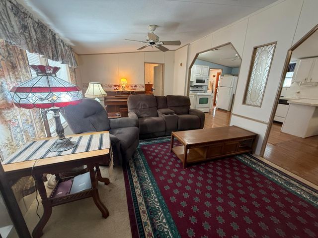 8508 SE Swan Avenue, Hobe Sound, FL 33455