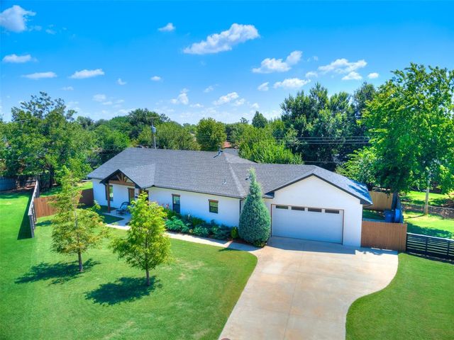 9516 Ridgeview Circle, The Village, OK 73120