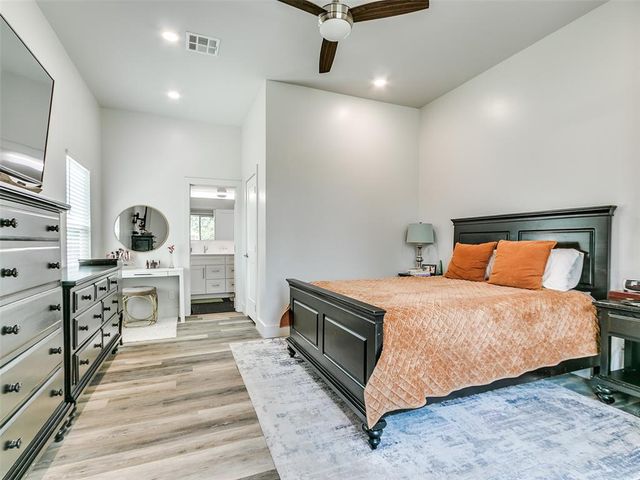 9516 Ridgeview Circle, The Village, OK 73120