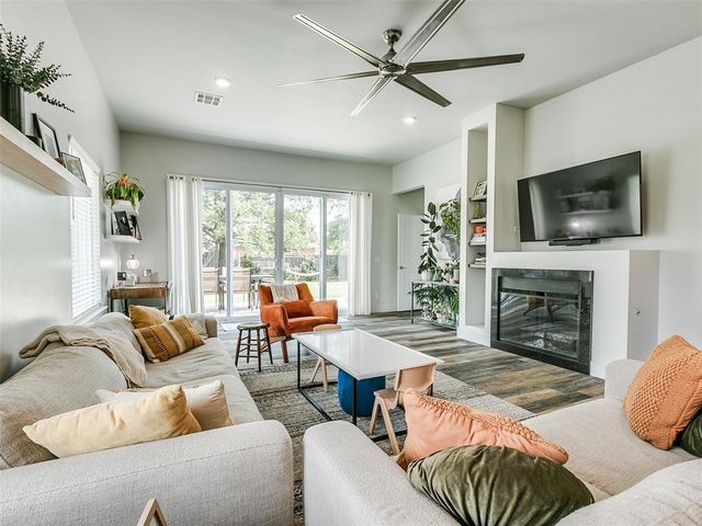 9516 Ridgeview Circle, The Village, OK 73120