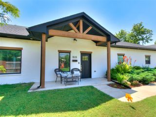 9516 Ridgeview Circle, The Village, OK 73120