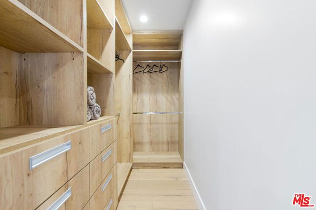 2515 Thames Street, Los Angeles, CA 90046