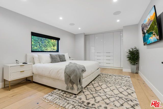 2515 Thames Street, Los Angeles, CA 90046