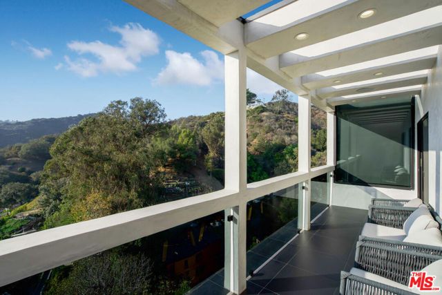 2515 Thames Street, Los Angeles, CA 90046