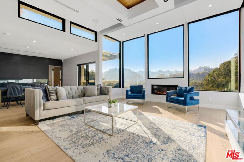 2515 Thames Street, Los Angeles, CA 90046