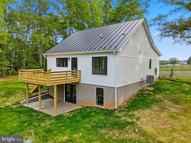 1548 JAMES CITY, Reva, VA 22735