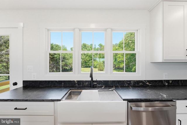1548 JAMES CITY, Reva, VA 22735