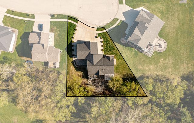 505 21st Place NE, Kasson, MN 55944