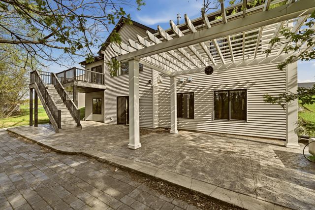 505 21st Place NE, Kasson, MN 55944