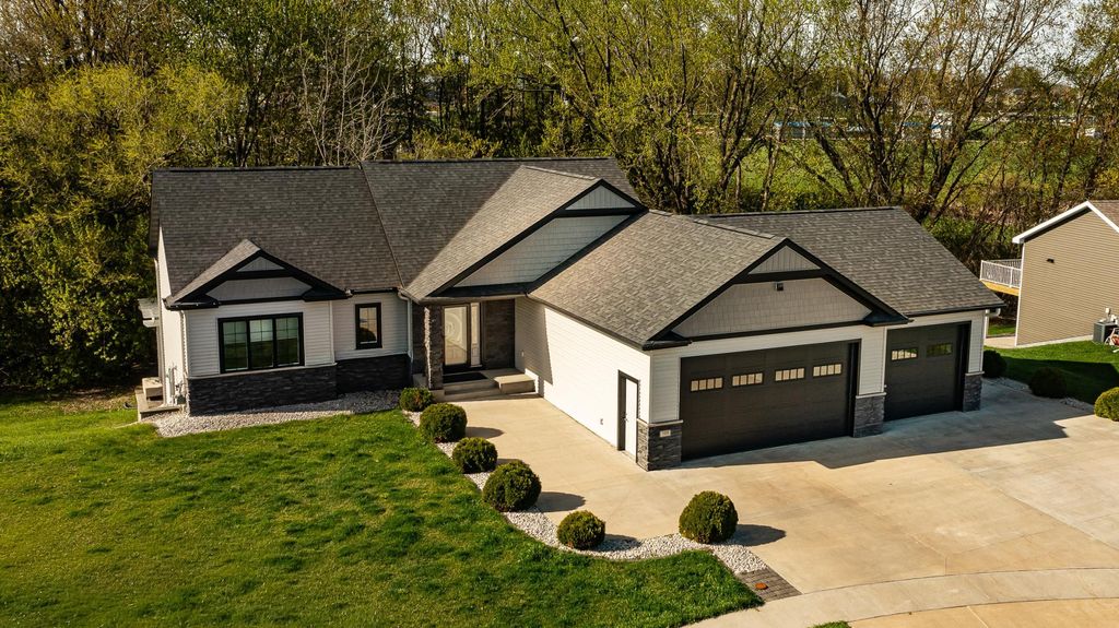 505 21st Place NE, Kasson, MN 55944