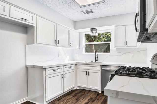 19410 Navarro Mills Drive, Tomball, TX 77375