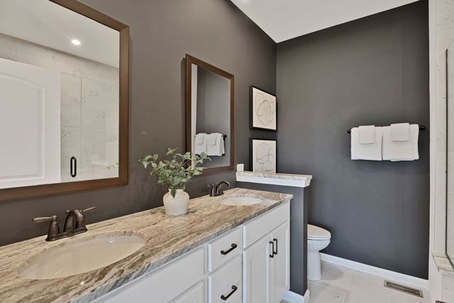 1035 Quarry Court 9, Carol Stream, IL 60188