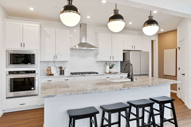 1035 Quarry Court 9, Carol Stream, IL 60188