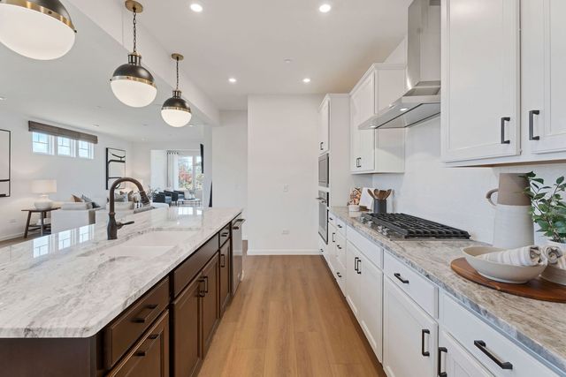 1035 Quarry Court 9, Carol Stream, IL 60188