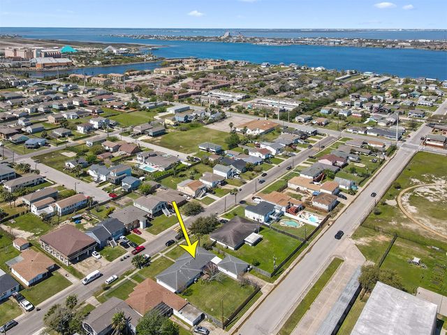 2206 Wimcrest Street, Galveston, TX 77551