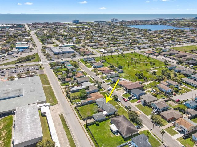 2206 Wimcrest Street, Galveston, TX 77551