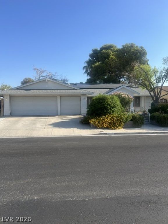 6184 Katella Avenue, Las Vegas, NV 89118 — photo 2